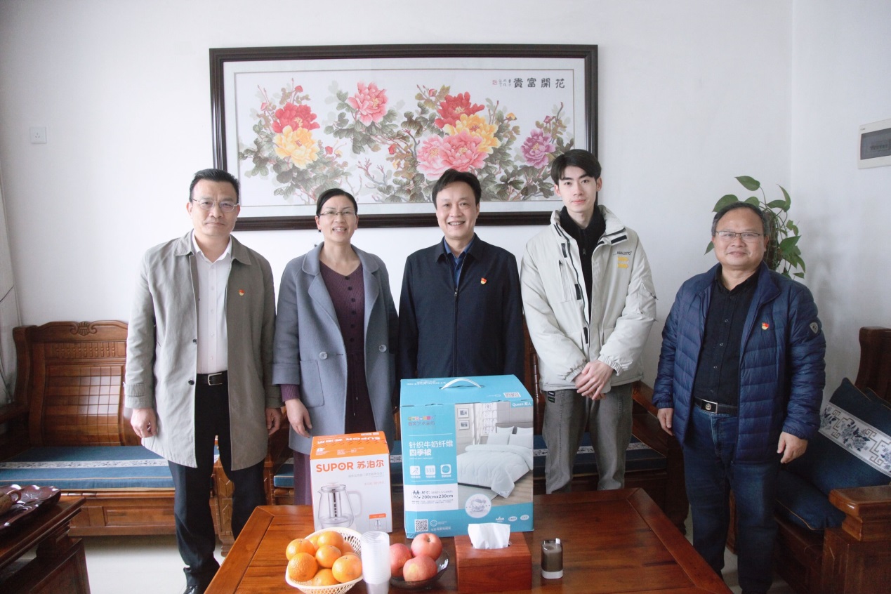 图片2.jpg 图片2.jpg